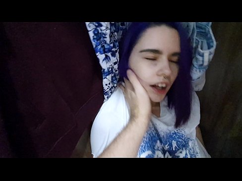 ❤️ Hittade min syster i garderoben och hjälpte henne att komma ❤️ Fucking at sv.sexogolic-info.ru ☑